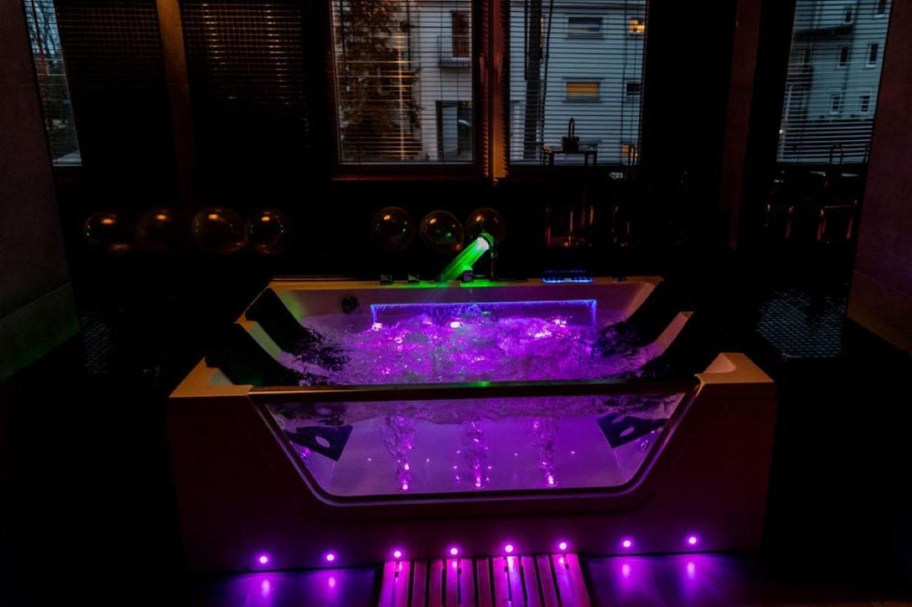 Z Prywatnym Jacuzzi - Bezplatny Parking - Ogrod Apartment *